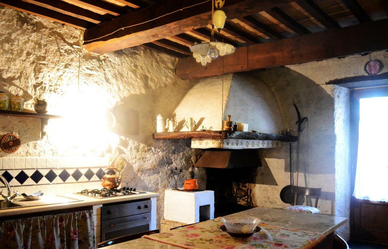Villa Casa Portone Paola Campiglia dʼOrcia Exterior foto